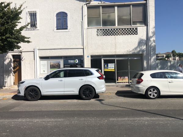 Location Immobilier Professionnel Local commercial Cagnes-sur-Mer 06800