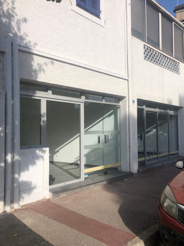 Location Immobilier Professionnel Local commercial Cagnes-sur-Mer 06800